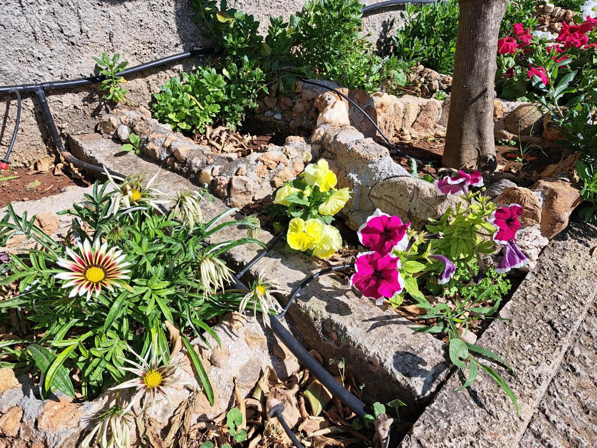 Garden House-Free Transfer From Airport Villa Artemida  Bagian luar foto